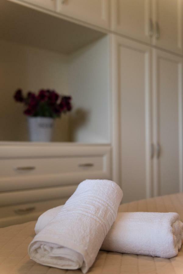 Adelinas' Apartment Argostoli  Ngoại thất bức ảnh